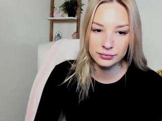 angelababe Live Webcam on CamSoda