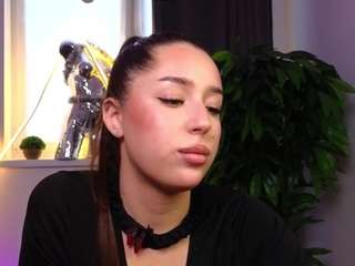 Live webcam model anikaharrys on Soda Cams