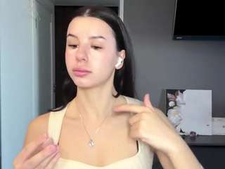 betseyblitch, female webcam model,  years old, on live webcam