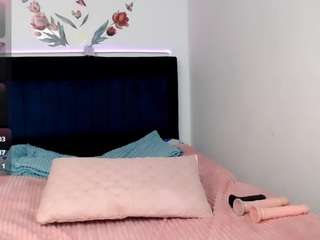 le modèle bryxs est en webcam porno dans un show sur le site camsoda, il possède les tags suivants: anal,smoking,anal toys,nature,oil,pussy,role play,sex toys,sexy,shaved pussy,solo,lingerie,spank,squirter,striptease,tattoos,teen 18,twerk,wet,young adult