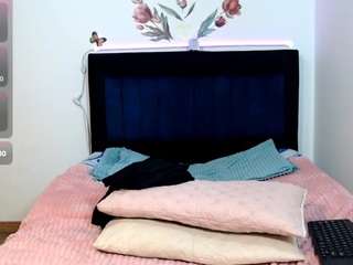 le modèle bryxs est en webcam porno dans un show sur le site camsoda, il possède les tags suivants: anal,smoking,anal toys,nature,oil,pussy,role play,sex toys,sexy,shaved pussy,solo,lovense,spank,squirter,striptease,tattoos,teen 18,toys,twerk,wet