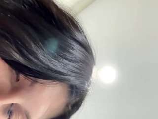 ellisgauss live cam profile