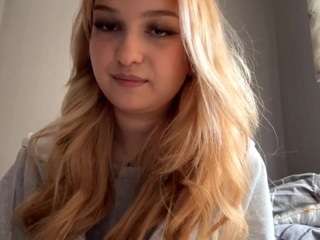 Live webcam model idellaliberti on Soda Cams