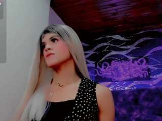 lunavelvetiller webcam