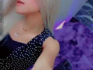 lunavelvetiller's CamSoda show and profile