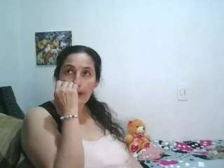 Live cam show with karlajimenez
