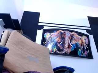 laura-fit live webcam show