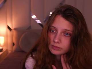 cuteefoxy's CamSoda show and profile