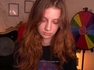 Este modelo está ao vivo agora. cuteefoxy