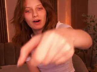 CuteeFoxy live webcam show