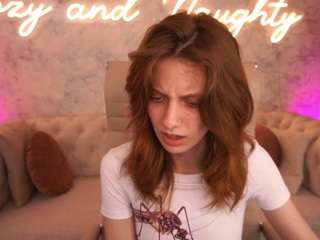 CuteeFoxy live webcam show