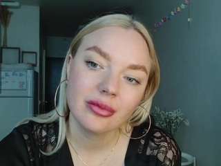 siberian-girl's CamSoda show and profile