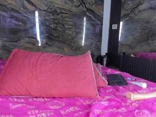 skarleth-queen Live Webcam on CamSoda