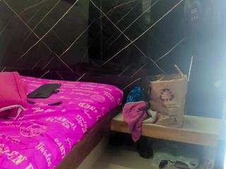 skarleth-queen's CamSoda show and profile