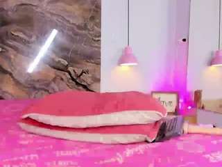 skarleth-queen's CamSoda show and profile