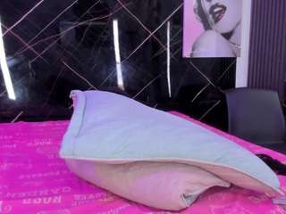 skarleth-queen Sex Cam Show