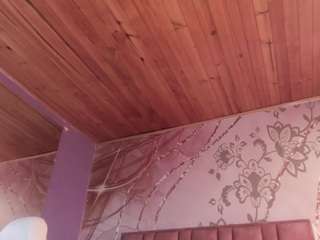 valeri-sotoo's CamSoda show and profile