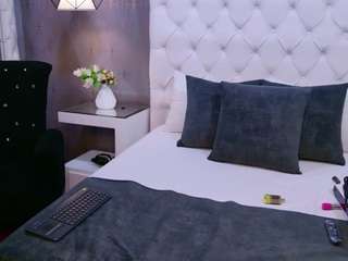 violetfrost's CamSoda show and profile