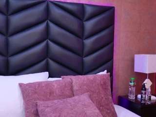 violetfrost's CamSoda show and profile