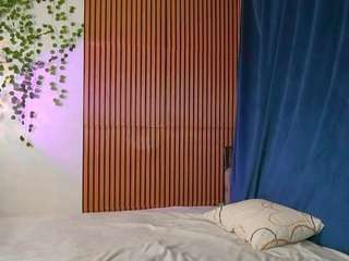 xonalenei Sex Cam Show