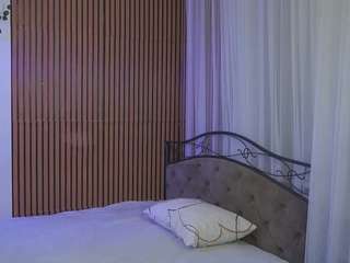 xonalenei live webcam show