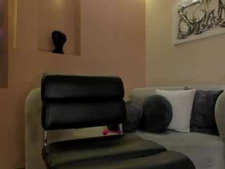 bellathompson's CamSoda show and profile