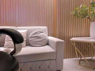 bellathompson's live room