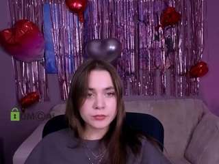 gloria-queen1's CamSoda show and profile