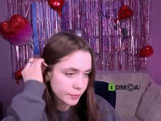 gloria-queen1's CamSoda show and profile