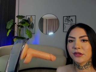 hottielillyxxx's CamSoda show and profile