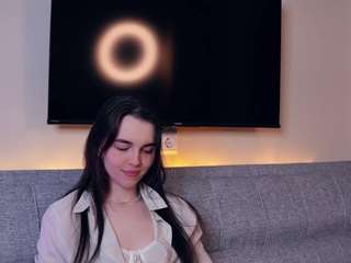 le modèle joettaklarin est en webcam porno dans un show sur le site camsoda, il possède les tags suivants: black hair,body massage,brown eyes,cock rating,dirty talk,flashing,skinny,small tits,solo show,striptease,hd