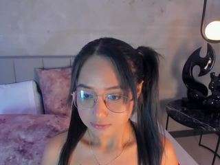 lucianaguzman Live Webcam on CamSoda