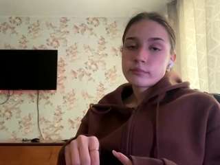 mozelleswaney live cam profile