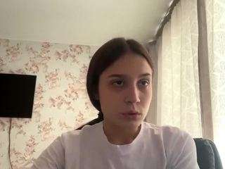 mozelleswaney live cam profile