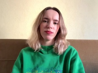 Live webcam model rhodaradke on Soda Cams