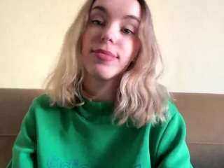 Live webcam model rhodaradke on Soda Cams