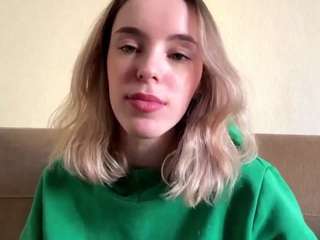 Live webcam model rhodaradke on Soda Cams