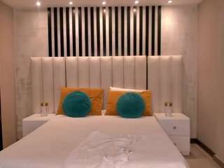 Live webcam model sofiavegax on Soda Cams