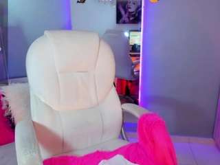 le modèle sofiavegax est en webcam porno dans un show sur le site camsoda, il possède les tags suivants: blowjob,brown eyes,dirty talk,doggy style,no drinking,no smoking,sex toys,tittyfuck,twerk,big tits,brown hair,curvy,hd
