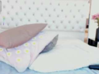 le modèle bellaa-joness est en webcam porno dans un show sur le site camsoda, il possède les tags suivants: bikini,shaved pussy,oil,orgasm,pantyhose,pussy,saliva,sexy,sexydance,skinny,naked,spank,spit,strip,submissive,tease,toys,wet,bj,nude