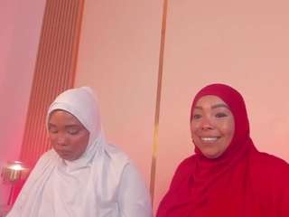 helen-camila's CamSoda show and profile