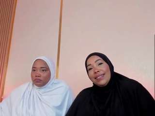 helen-camila's CamSoda show and profile