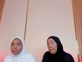 helen-camila's CamSoda show and profile