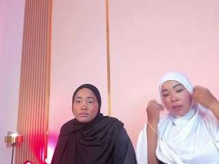 helen-camila's CamSoda show and profile