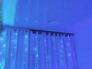 Manyaa1 live webcam show