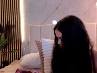 Live webcam model miagalvez on Soda Cams