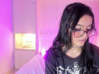 miaturnner Live Webcam on CamSoda