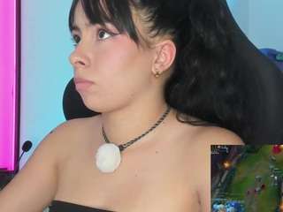 aishelyng10 Live Webcam on CamSoda