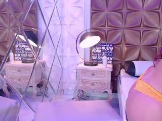 cristina-manson's CamSoda show and profile