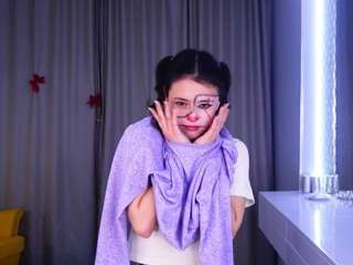 gladismoc's CamSoda show and profile